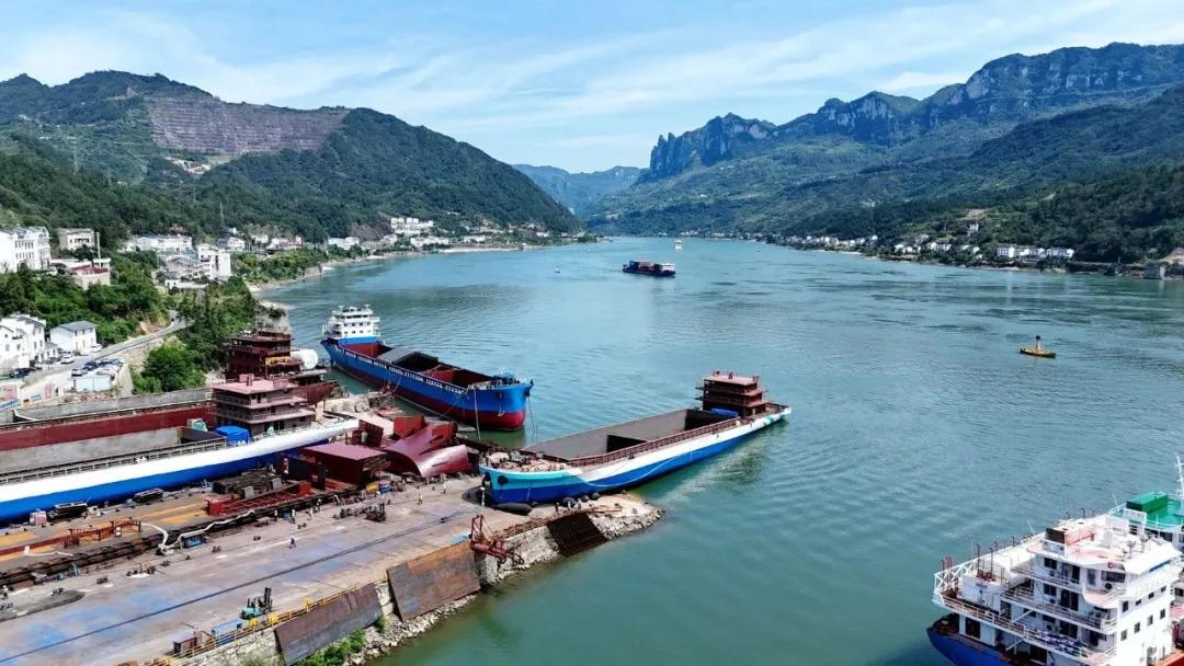 ueditor_1765359744_32769.jpg ueditor_1765359744_32769.jpg